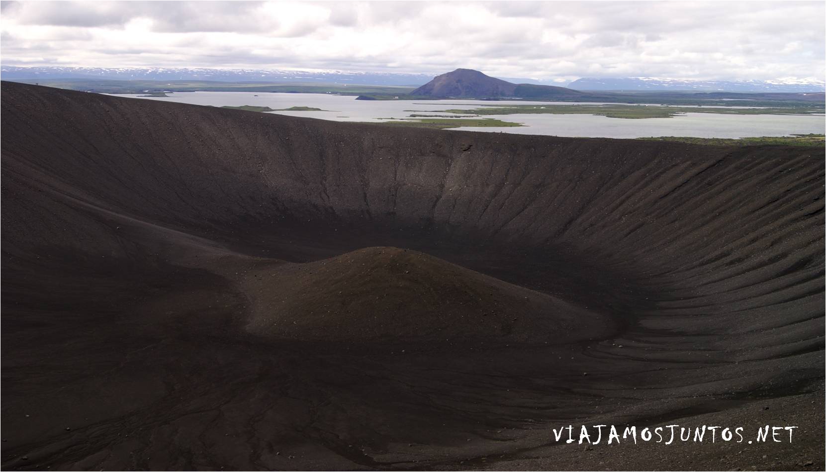 Hverfjall, cráter negro, Myvatn, Cráteres falsos, Stakholstjorn, Skutustadir, pseudo cráteres, crateres, volcanes, Islandia, Iceland, rutas, curiosidades