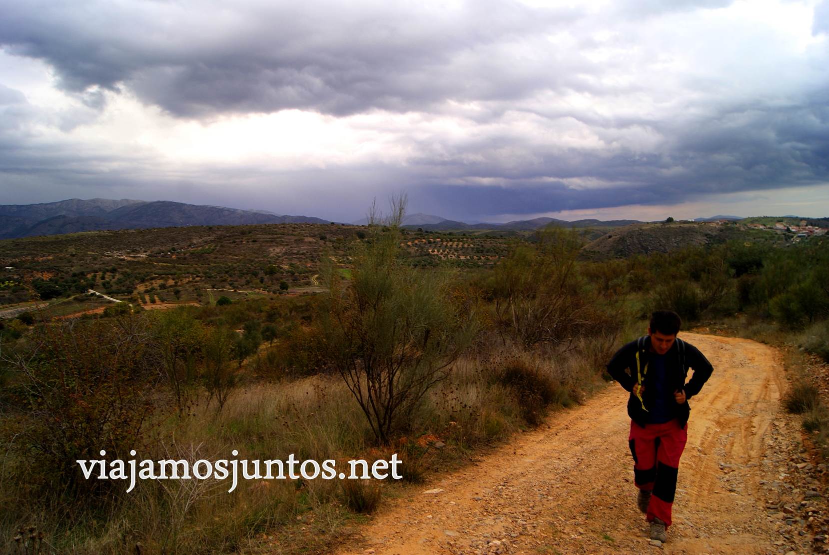 Ruta a las Cárcavas, Patones, Madrid; senderismo por sitios singulares de la Comunidad de Madrid; tormenta y Alpedrete de la Sierra