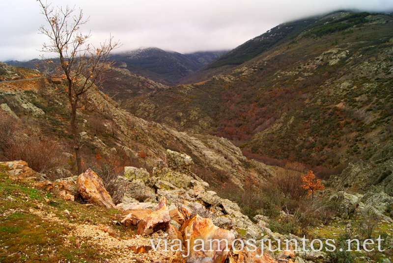 Vistas de la carretera de montaña Pueblos con encanto de la Sierra Norte de Madrid, Puebla de la Sierra, la Hiruela