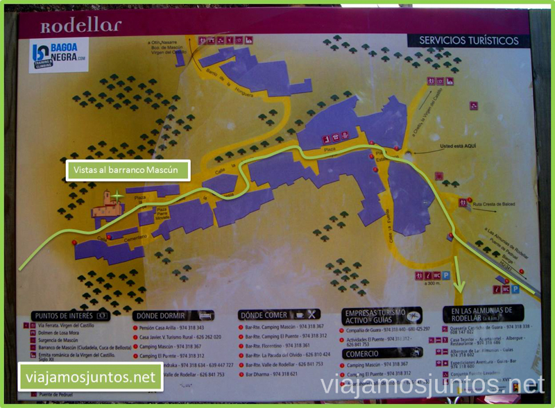 Ruta a su paso por Rodellar. Si no queréis visitar la información turística, podéis seguir la flecha. Ruta circular Camping el Puente - Rodellar. Huesca, Aragón.