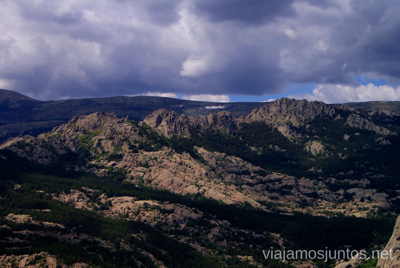 Descansando con vistas Ruta circular por La Pedriza, Parque Regional de la Cuenca Alta del Manzanares, Madrid
