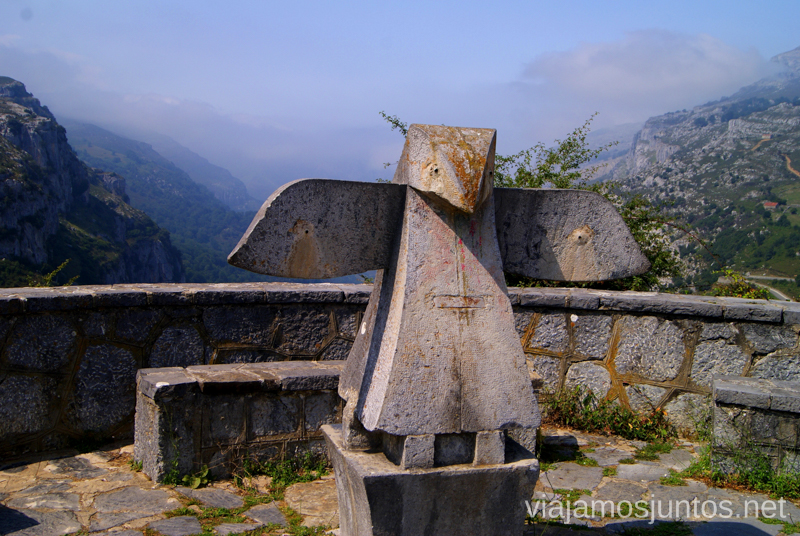 Mirador de los Collados del Asón Ruta circular en coche alrededor del Valle de Soba, Cantabria