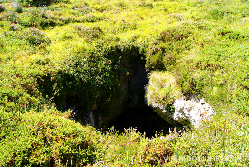 Dolinas, o agujeros profundos traicioneros Ruta circular Vuelta a Colina, Parque Natural de los Collados del Asón, Cantabria