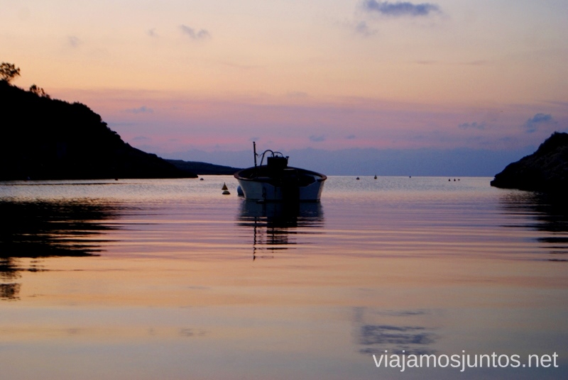Puerto solitario de Portinatx Nuestros atardeceres favoritos de Ibiza Donde ver puesta de sol en la isla de Ibiza