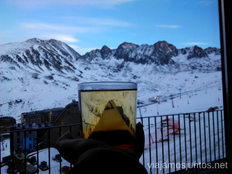 ¿Un té caliente con vistas al final del día? Esquiar en Grandvalira Andorra Información práctica, consejos, esquiar barato