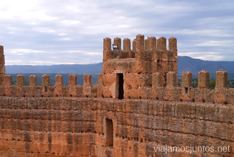 Murallas milenarias del Castillo, Baños de la Encina Ruta de los castillos y batallas, Jaén, Andalucía