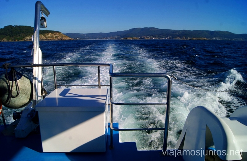 En el barco, que nos lleva al paraíso Islas Cíes, las Islas Atlánticas, Galicia España Paraíso, playas paradisíacas #ViajarConSuegra