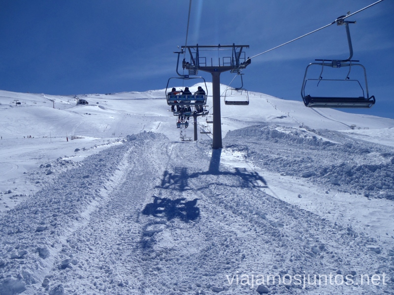 Sol y nieve, o Sierra Nevada os espera Nuestras estaciones de esquí favoritas. Dónde esquiar y cómo ahorrar
