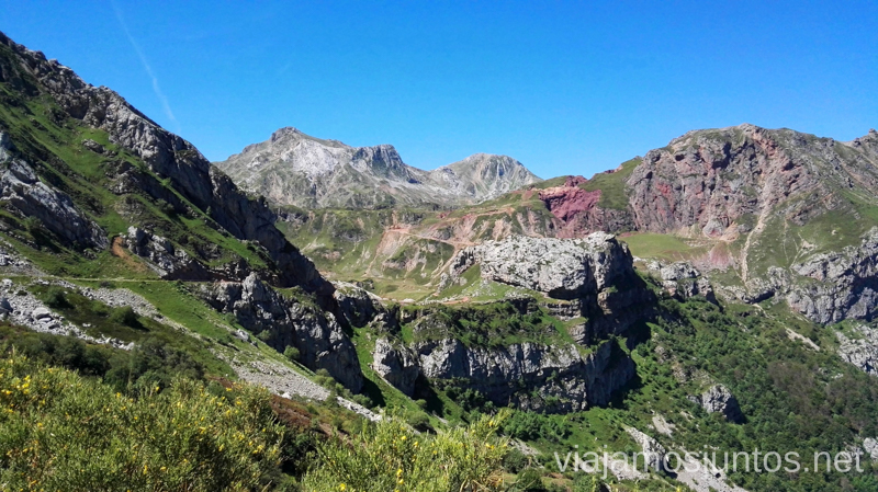 Las montañas ricas en hierro Ruta de los lagos de Saliencia Parque Natural de Somiedo Asturias