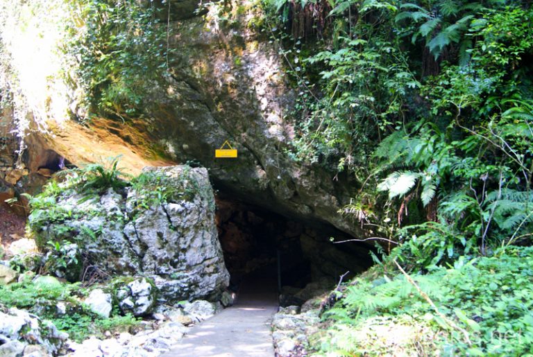 Entrada a La Cueva de Prometeo y la Cueva Sataplia. Qué ver y hacer en Kutaisi y alrededores Georgia