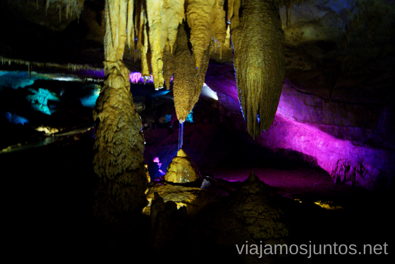 La iluminación de La Cueva de Prometeo y la Cueva Sataplia. Qué ver y hacer en Kutaisi y alrededores Georgia