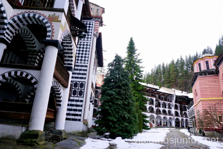 Rilski Manastir. Dormir en monasterios en Bulgaria Consejos prácticos y nuestra experiencia #BulgariaJuntos