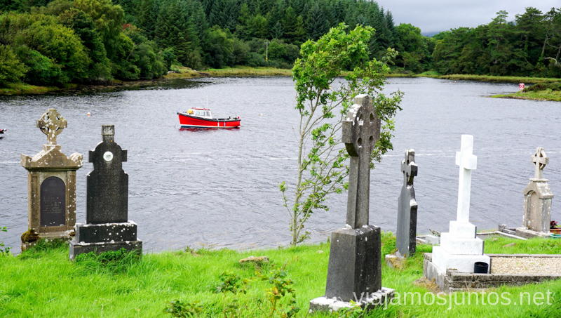 Cementerio de la abadía Burrishoole. Qué ver y hacer en Cliff Coast y Bay Coast Wild Atlantic Way Irlanda #IrlandaJuntos Ruta Costera del Atlántico