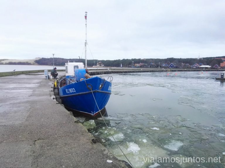 Un pescador. Viajar a Países Bálticos en invierno.