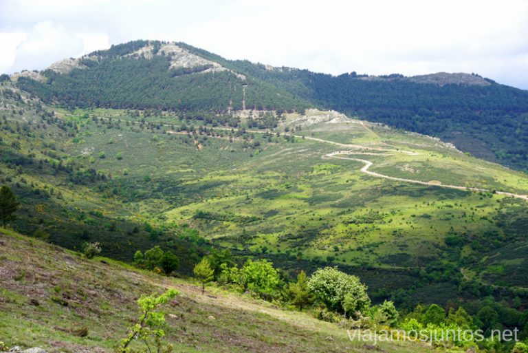 Saliendo de la Hiruela, GR 303. Sierra Norte de Madrid.