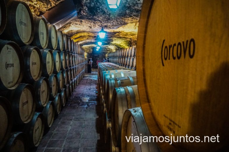 Cueva de crianza de las bodegas Megía e hijos (Corcovo), Valdepeñas, Castilla-La Mancha.