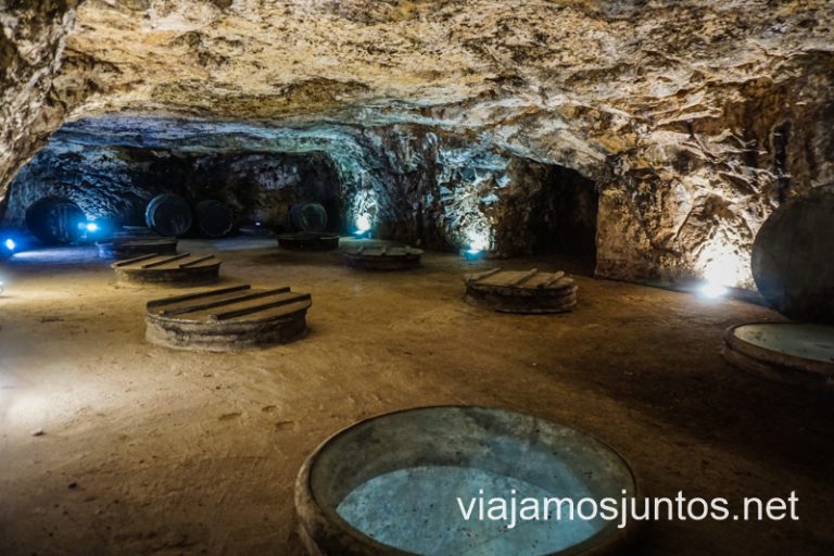 Cuevas en bodegas de la ruta del vino de Valdepeñas, Castilla-La Mancha.