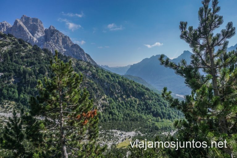 Vistas en la ruta entre Valbona y Theth; Alpes Dináricos, Albania.