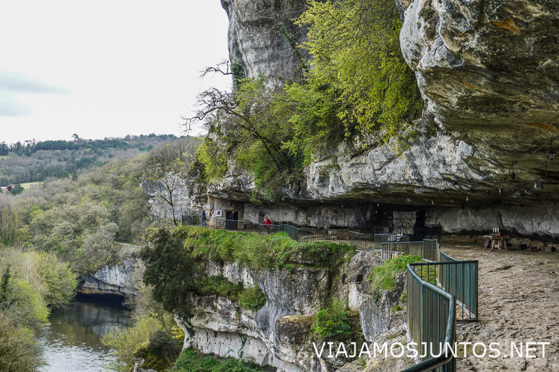 Abrigo troglodita de La Roque-Saint-Christophe en Dordoña